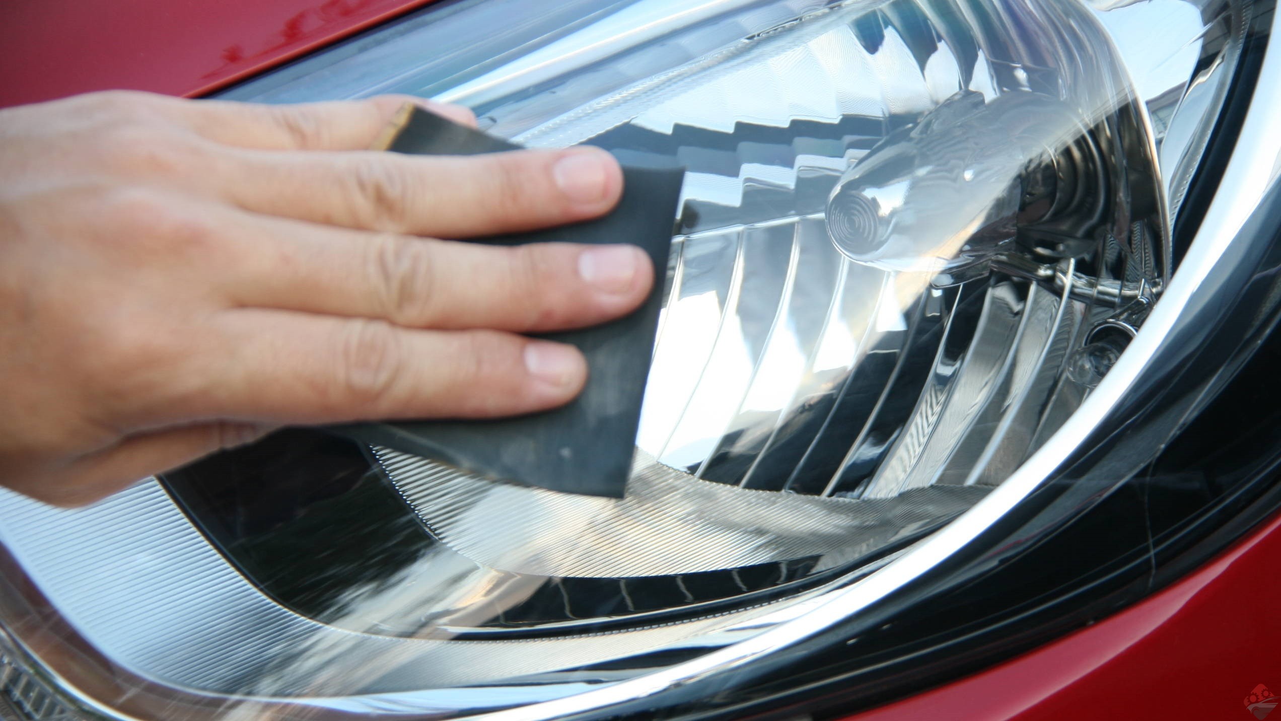 تمیز کردن چراغ خودرو