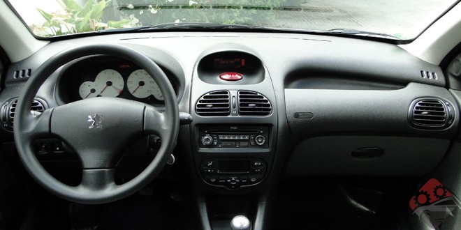 اسپری داشبورد پاور حجم 300 میلی لتیر 3 اسپری داشبورد پاور