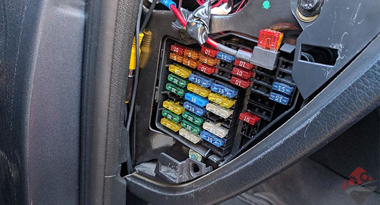 علت سوختن فیوز خودرو چیست؟
