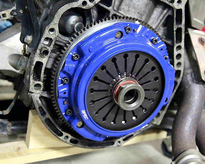 ۴ نکته در زمان تعویض دیسک و صفحه کلاچ 1 زمان تعویض دیسک و صفحه کلاچ